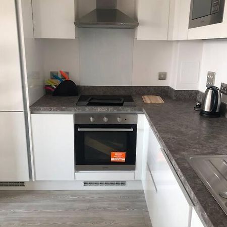 3 Bedroom Apartment Free Parking Manchester Exterior photo